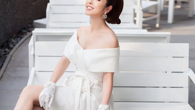 Ngẩn ngơ trước vẻ đẹp `không tì vết` của bà mẹ 3 con Jennifer Phạm